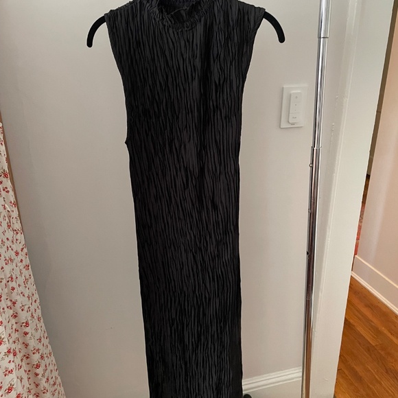 ASOS design satin plisse midi dress with high neck - Picture 4 of 7